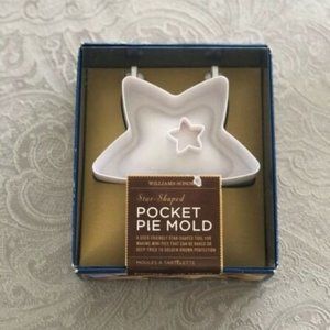 NEW-Williams-Sonoma Christmas or Patriotic STAR Shaped Pastry Filled Mini Pocket